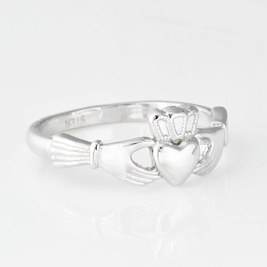 Claddagh on sale ring catholic